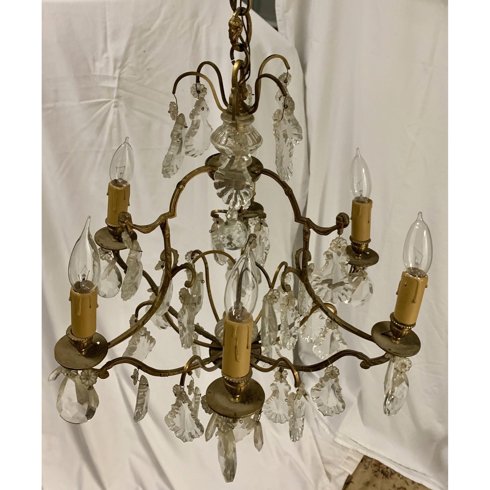 https://antique-warehouse.myshopify.com/cdn/shop/products/19th-Century-French-Gilt-Brass-and-Crystal-Chandelier-6-Lights-Chandelier-Antique-Warehouse-3_1024x1024@2x.jpg?v=1630359563